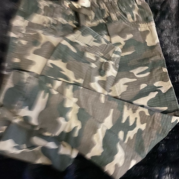 Boys Levi Camouflage Adjustable Joggers Pre-Owned - Picture 3 of 15